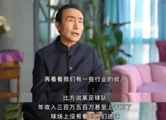 袁咏仪回忆，那个时候自己就受到了发哥的照顾和帮助，所以她对发哥一直都非常尊敬，更把对方当作自己事业上的偶像